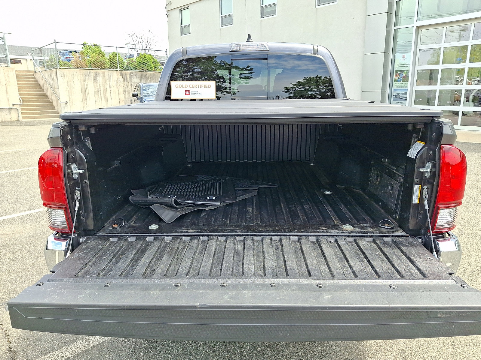 Certified 2023 Toyota Tacoma SR5 AWD/4WD image 31