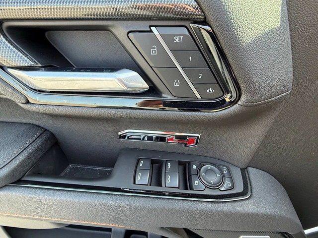 Used 2025 GMC Sierra 1500 AT4 w/ Technology Package AWD/4WD image 30