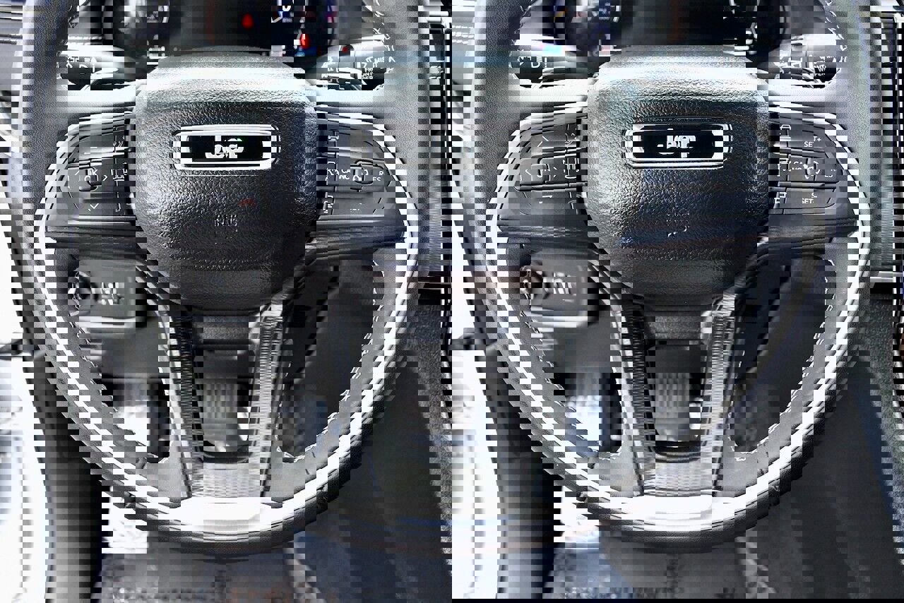 Used 2023 Jeep Grand Cherokee L Laredo image 22