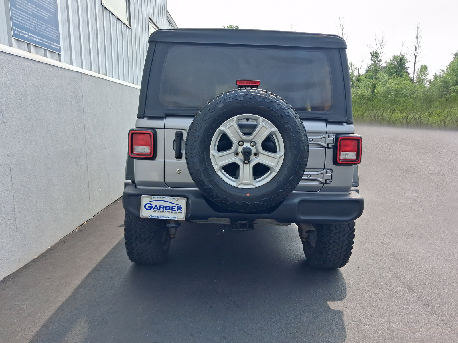 Used 2018 Jeep Wrangler Unlimited Sport S AWD/4WD image 11