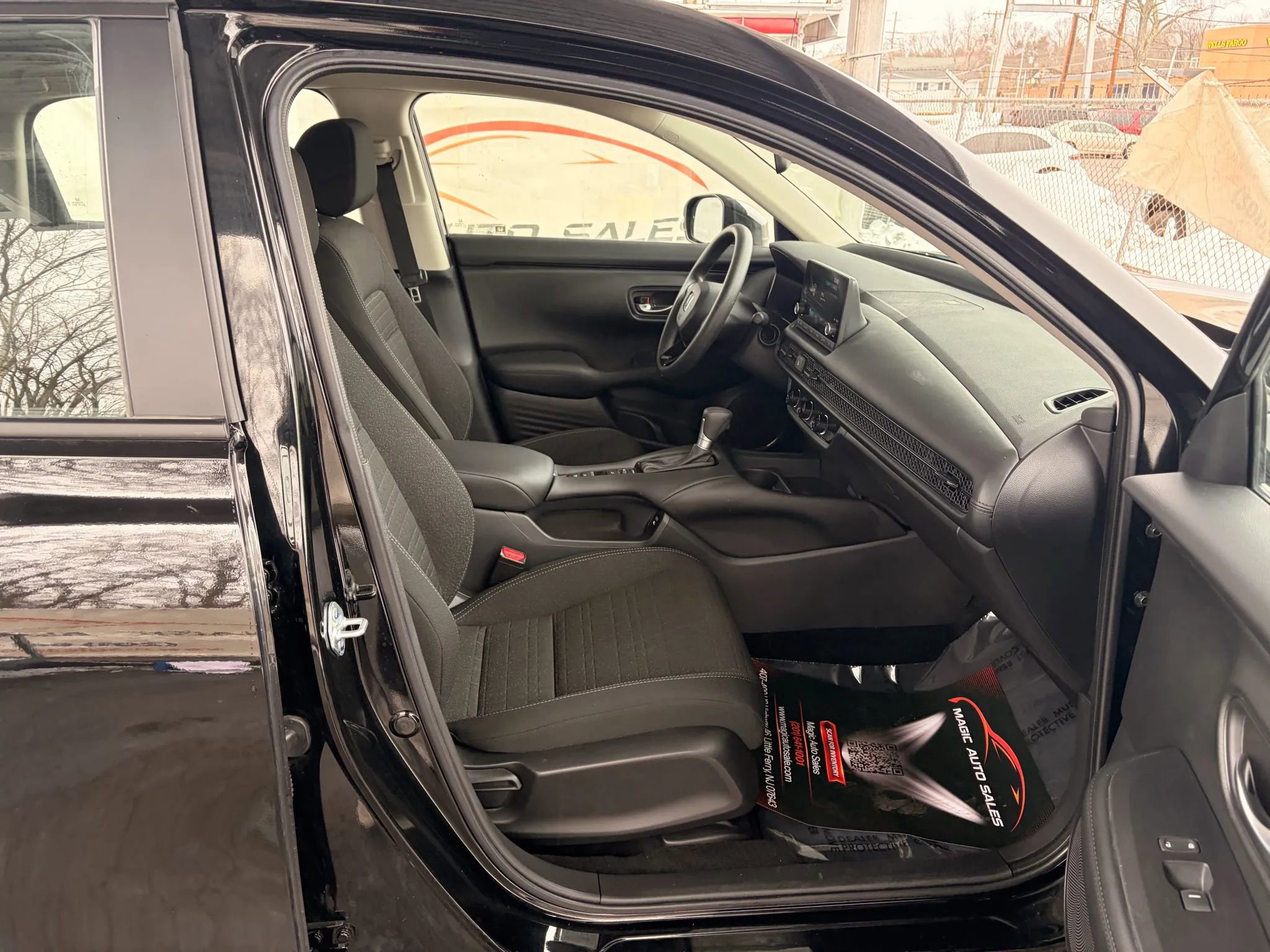 Used 2025 Honda HR-V LX image 20