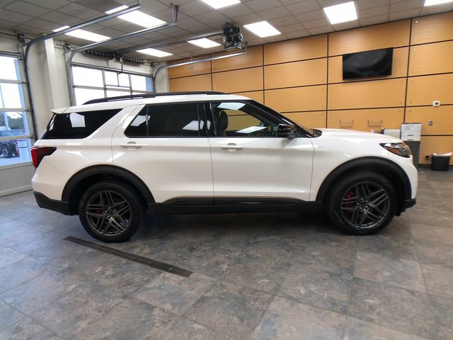 Used 2025 Ford Explorer ST-Line w/ Premium Package AWD/4WD image 8