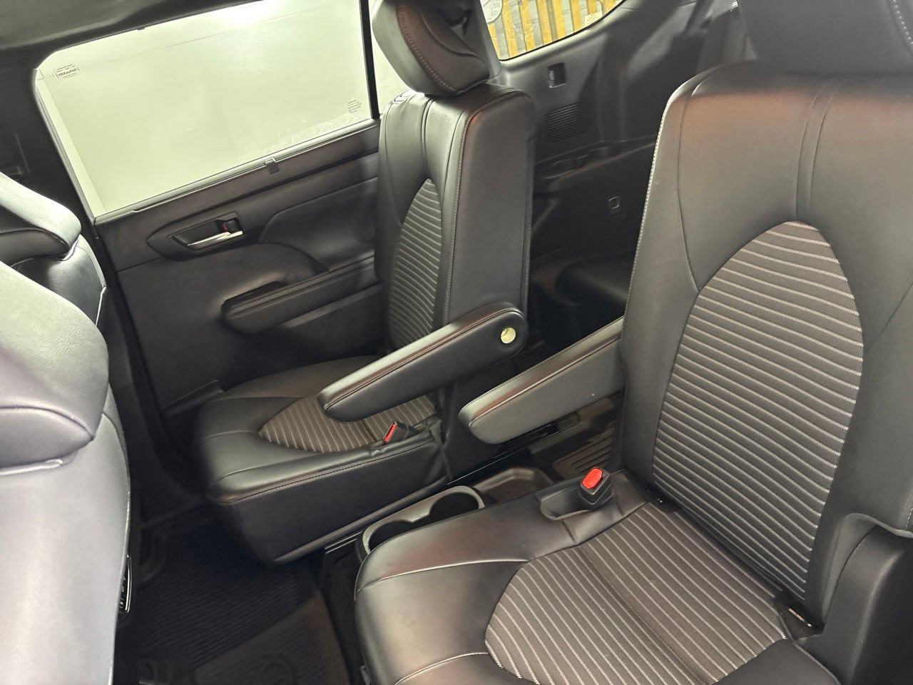 Used 2023 Toyota Highlander XSE FWD image 26