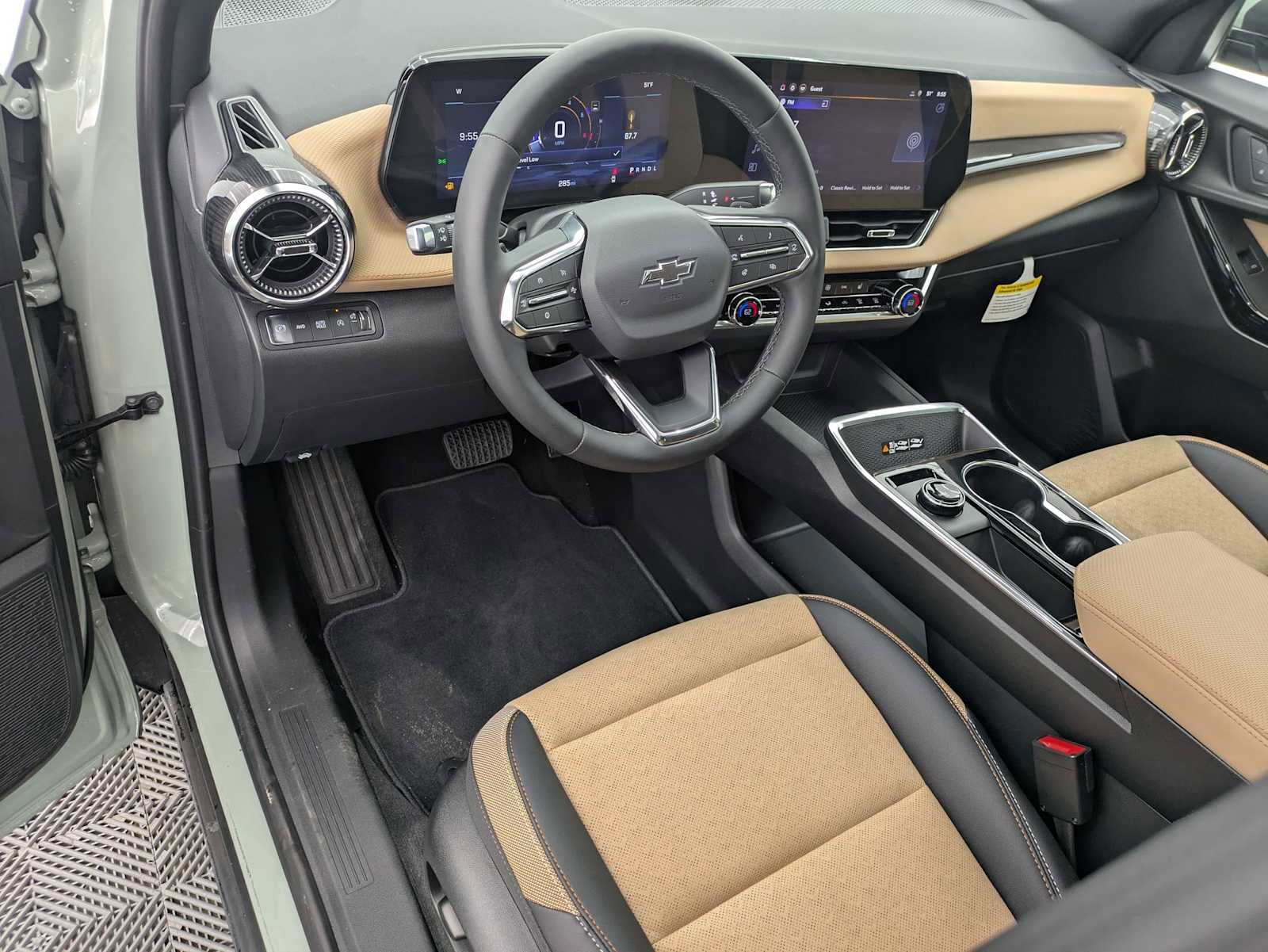 New 2026 Chevrolet Equinox ACTIV w/ Safety and Technology Package AWD/4WD image 2
