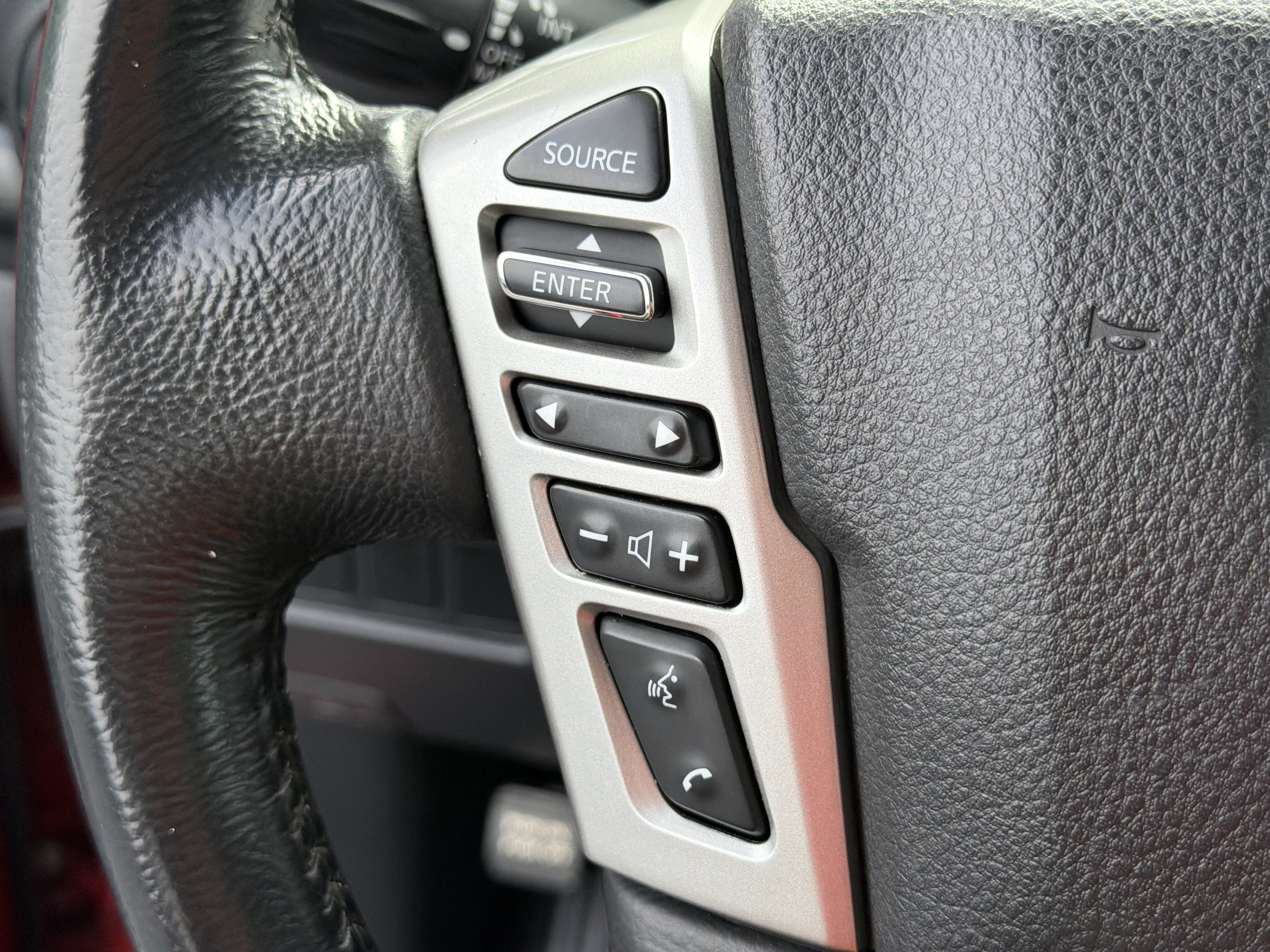 Used 2021 Nissan Titan SV w/ SV Convenience Package RWD image 24