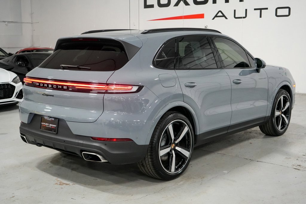 Used 2024 Porsche Cayenne image 6