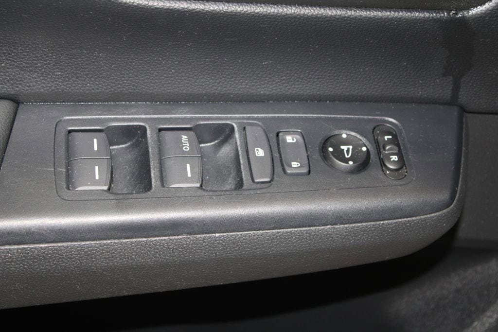Used 2023 Honda CR-V LX image 9