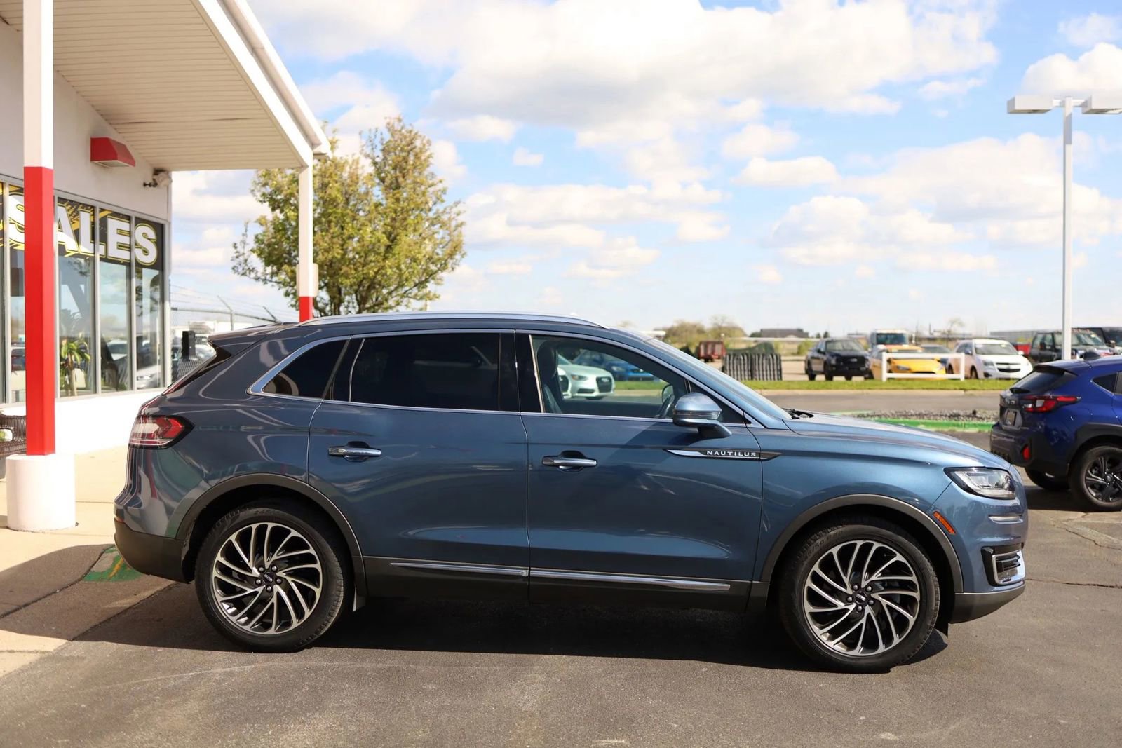 Used 2019 Lincoln Nautilus Reserve w/ Driver Assistance Package AWD/4WD image 4