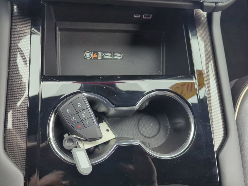 Used 2025 GMC Yukon Elevation w/ LPO, Elevation Black Package image 29