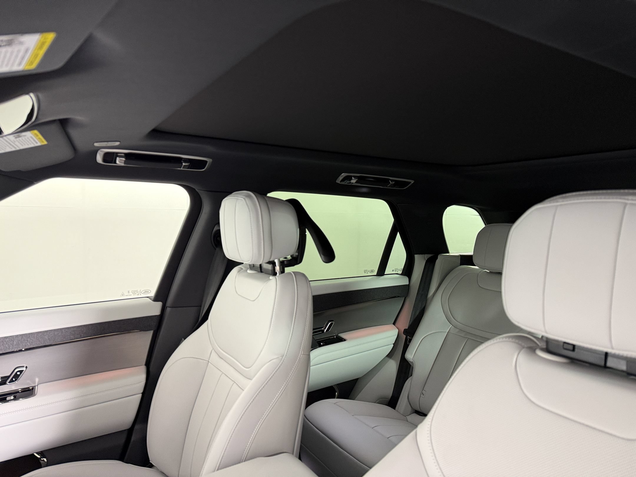 New 2026 Land Rover Range Rover Sport SE AWD/4WD image 27