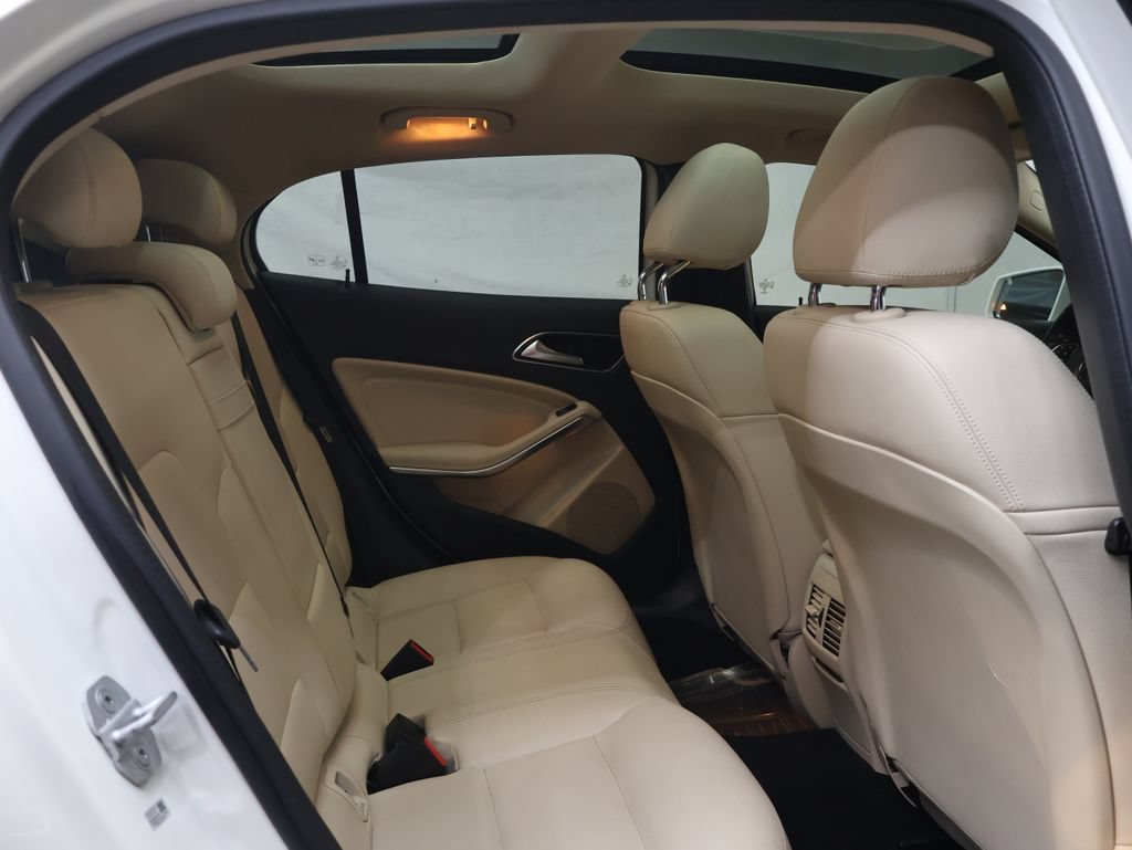 Used 2018 Mercedes-Benz GLA 250 image 12