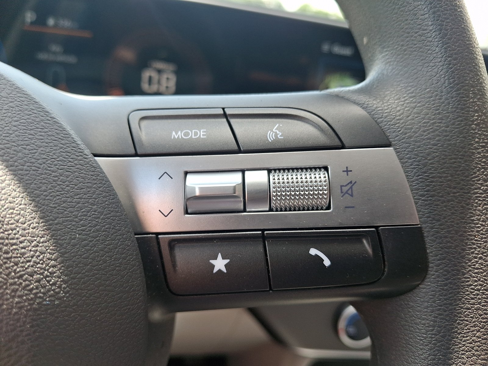 Certified 2025 Hyundai Kona SE AWD/4WD image 22