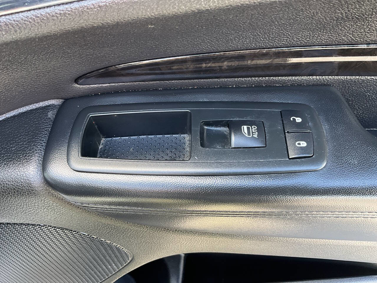 Used 2012 Dodge Durango Crew w/ Leather Interior Group RWD image 30