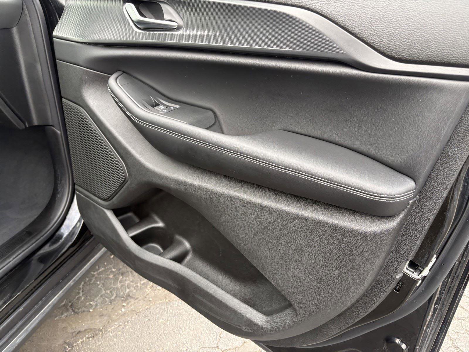 Used 2024 Jeep Grand Cherokee Laredo X w/ Luxury Tech Group I image 11