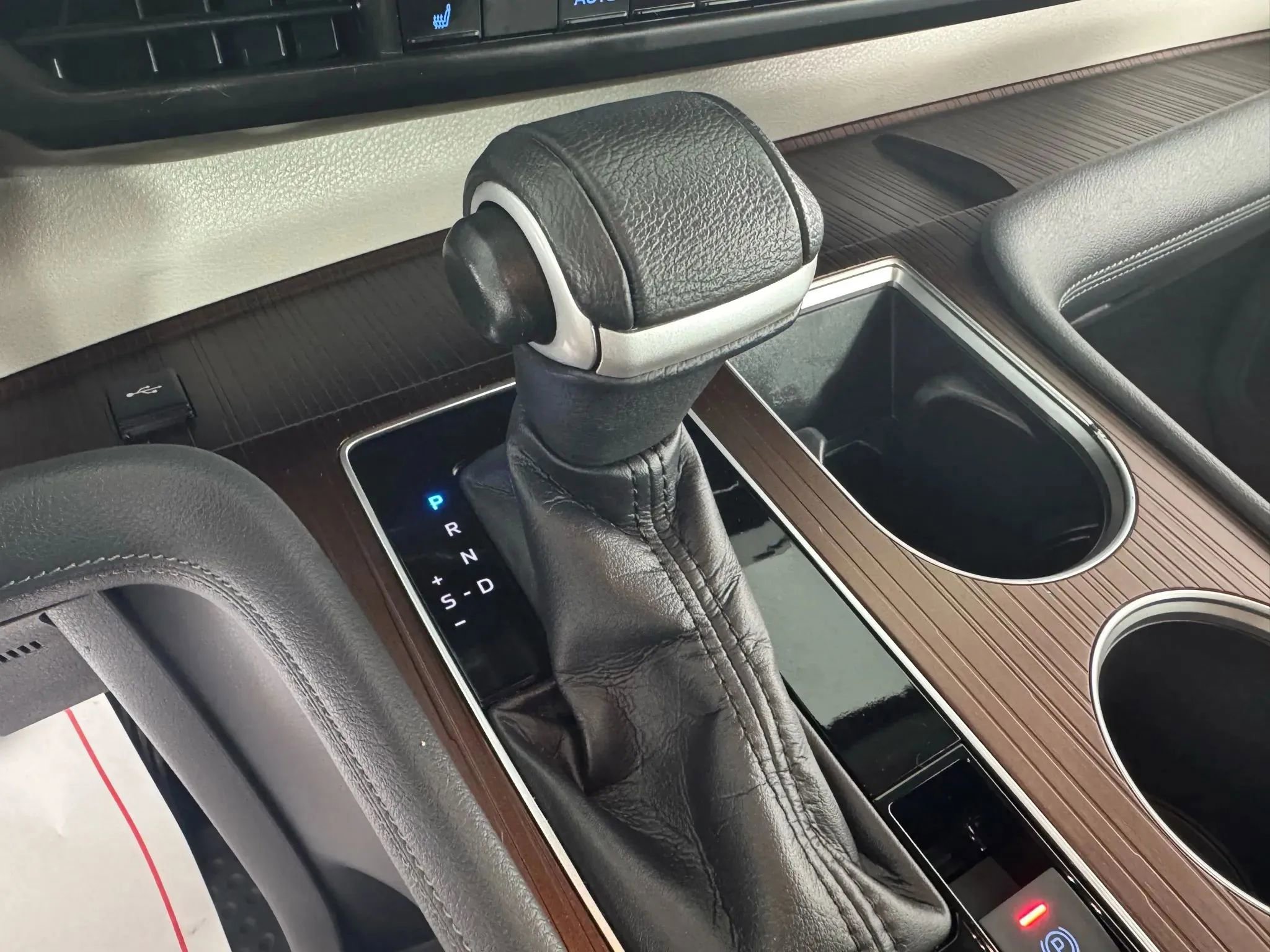 Used 2021 Toyota Sienna XLE image 21