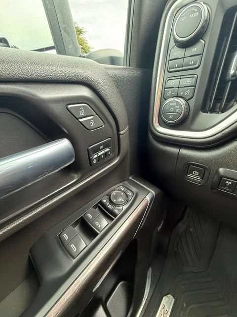 Used 2023 Chevrolet Silverado 2500 LTZ AWD/4WD image 17