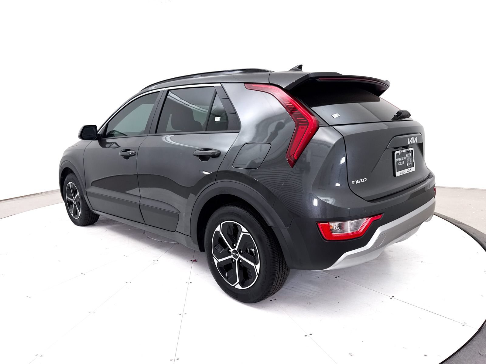 Certified 2025 Kia Niro EX FWD image 16