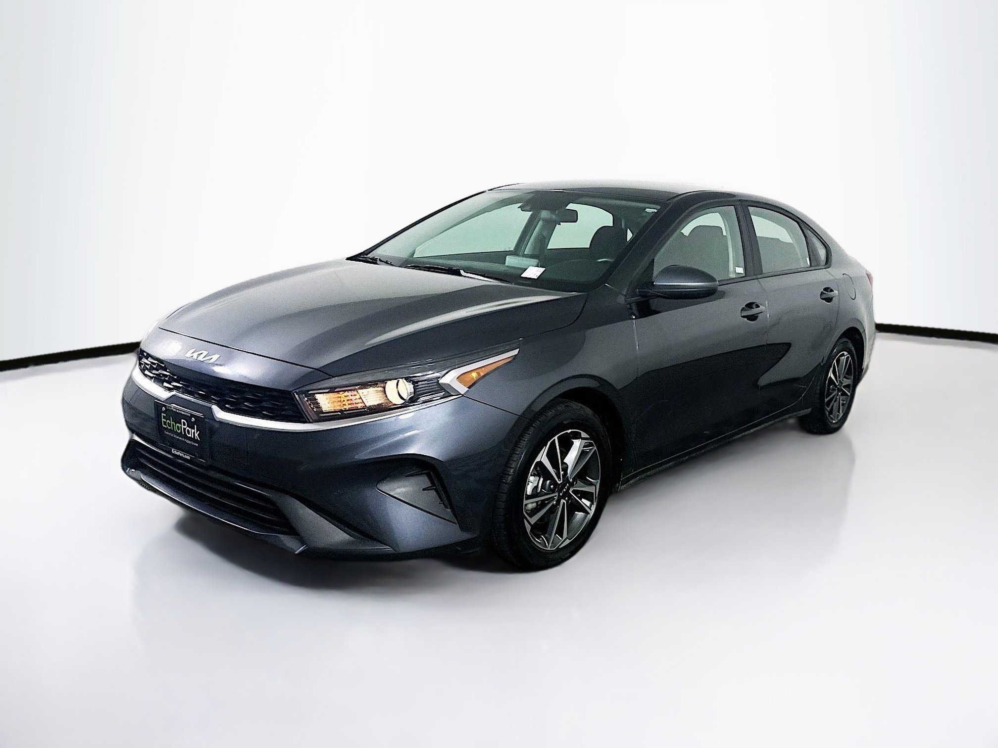 Used 2024 Kia Forte LXS image 3