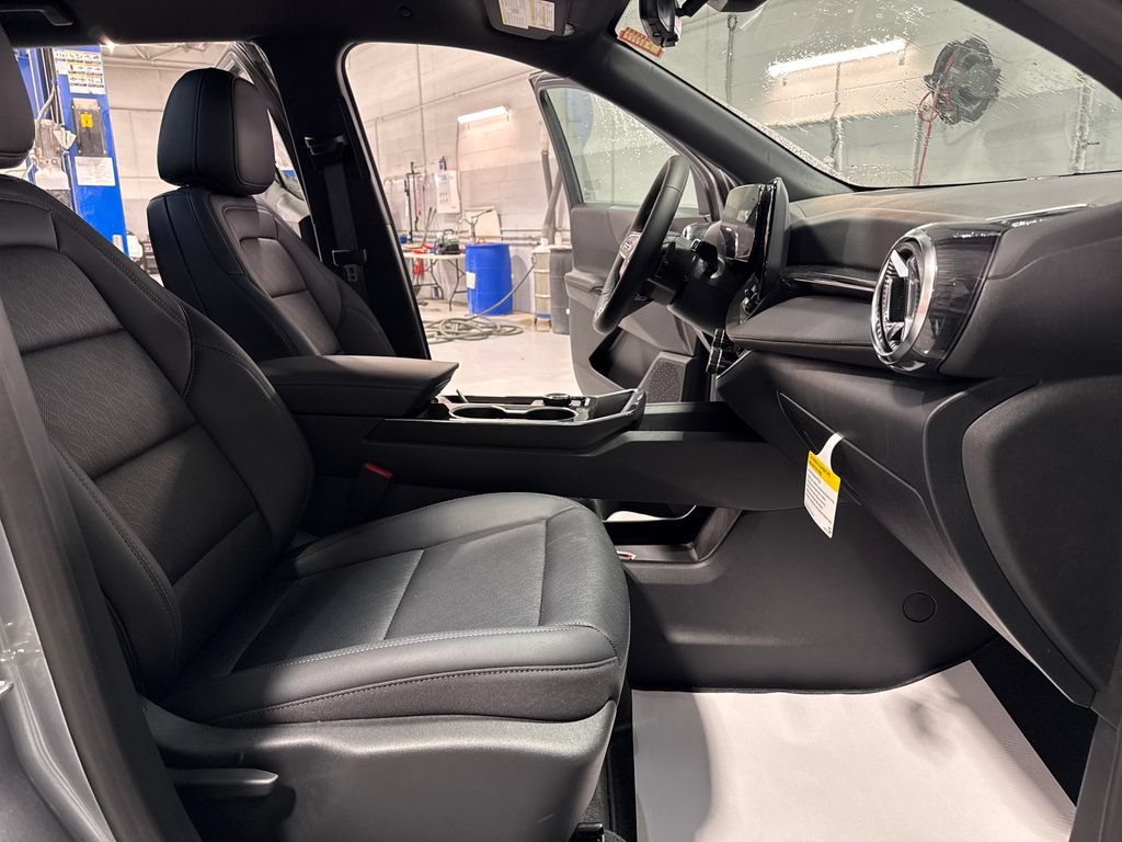 New 2026 Chevrolet Equinox LT w/ Convenience Package II FWD image 35