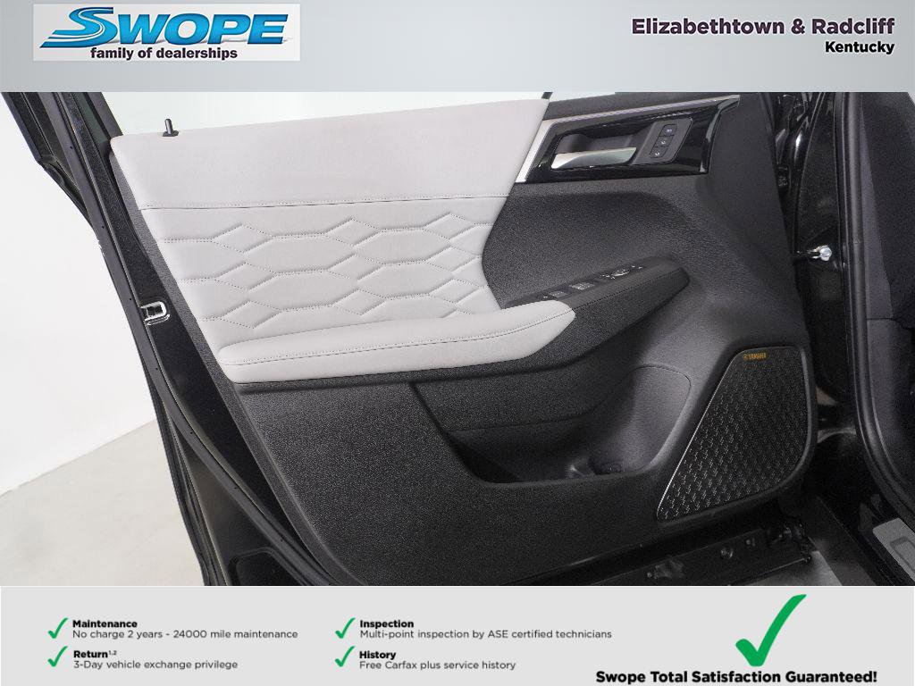 Used 2025 Mitsubishi Outlander AWD image 13