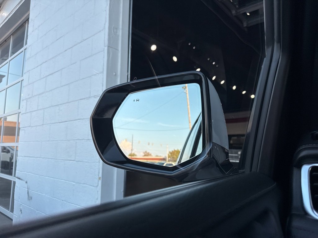 Used 2022 GMC Yukon Denali image 23