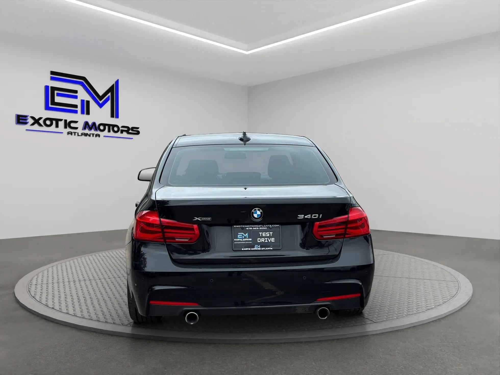 Used 2017 BMW 340i xDrive Sedan AWD/4WD image 4