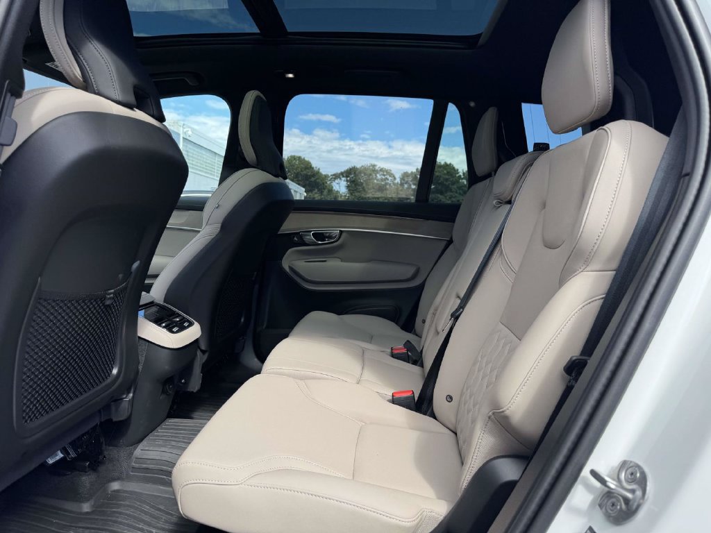 Used 2026 Volvo XC90 B6 Plus w/ Protection Package Premier AWD/4WD image 9