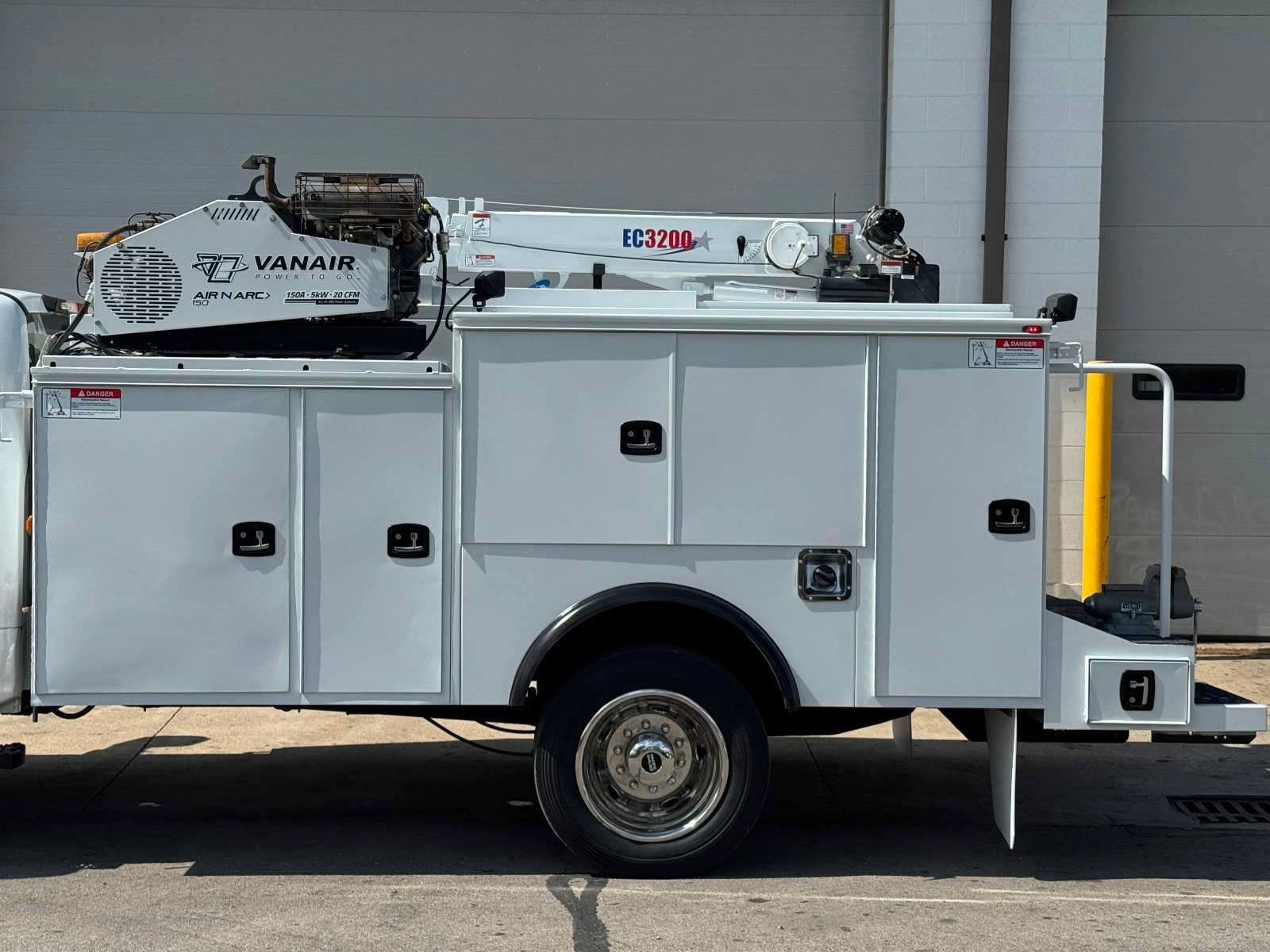 Used 2018 Ford F550 4x4 Regular Cab Super Duty image 9