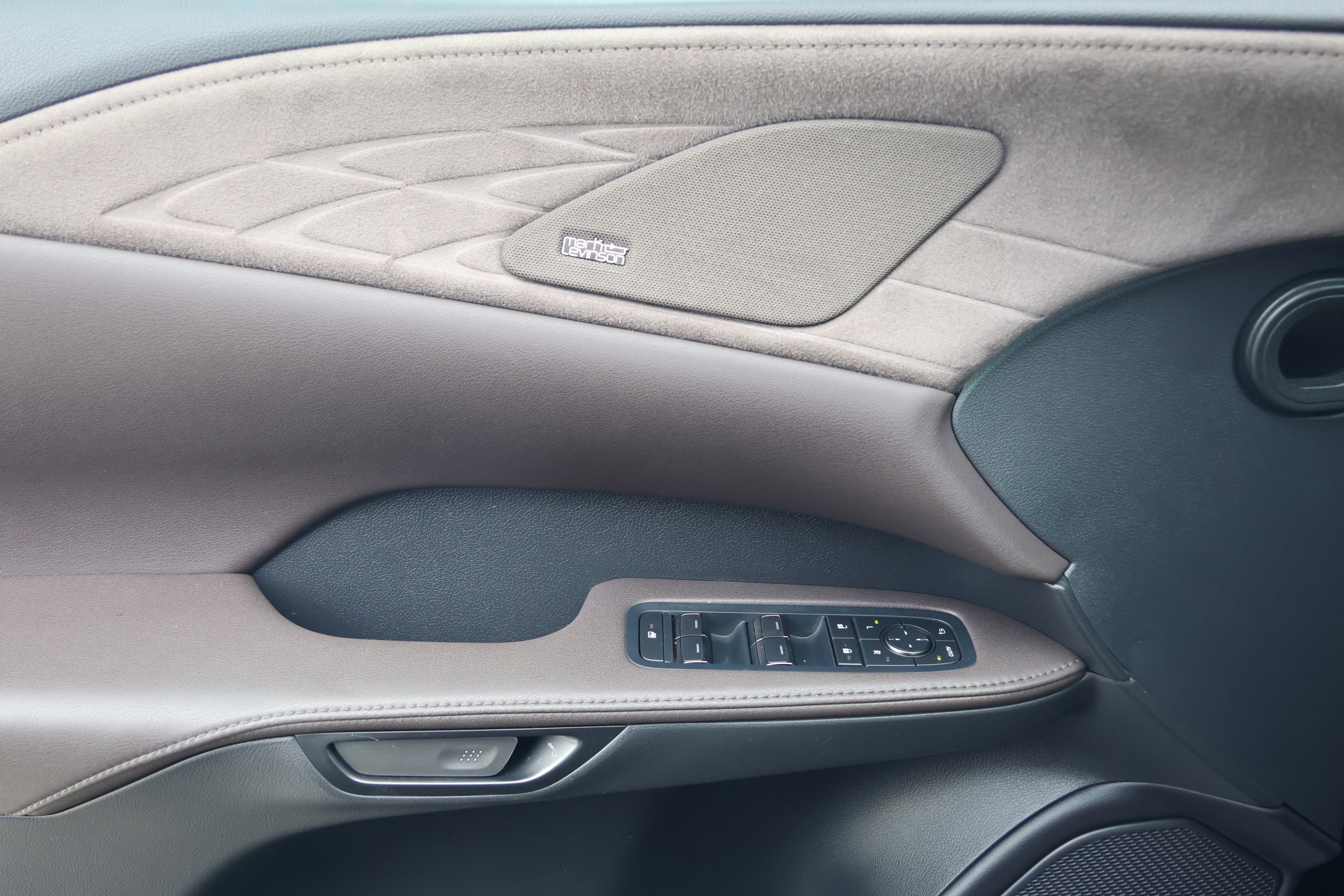 Certified 2023 Lexus RX 350 AWD w/ Accessory Package image 12