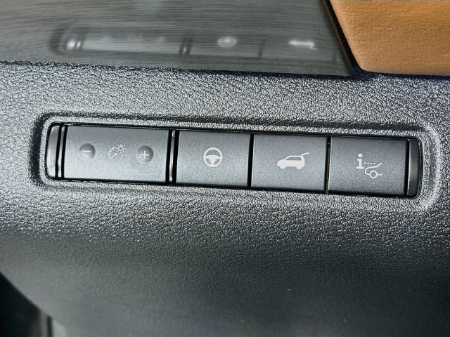 Used 2024 Nissan Pathfinder Platinum w/ Cargo Package AWD/4WD image 23
