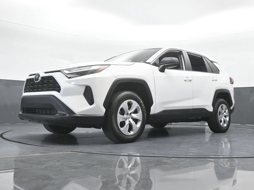 Used 2025 Toyota RAV4 LE AWD/4WD image 51