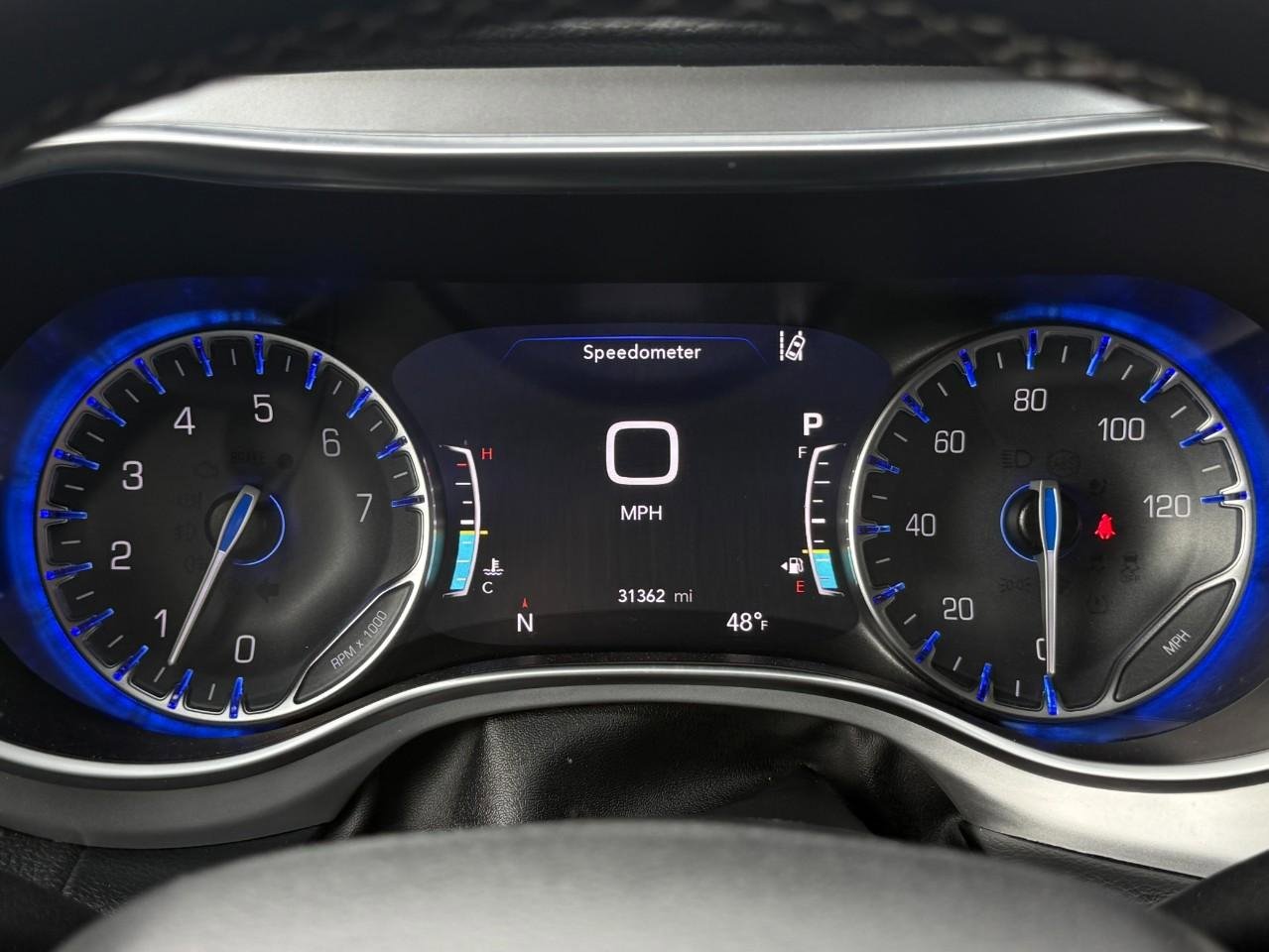 Used 2025 Chrysler Pacifica Limited FWD image 37