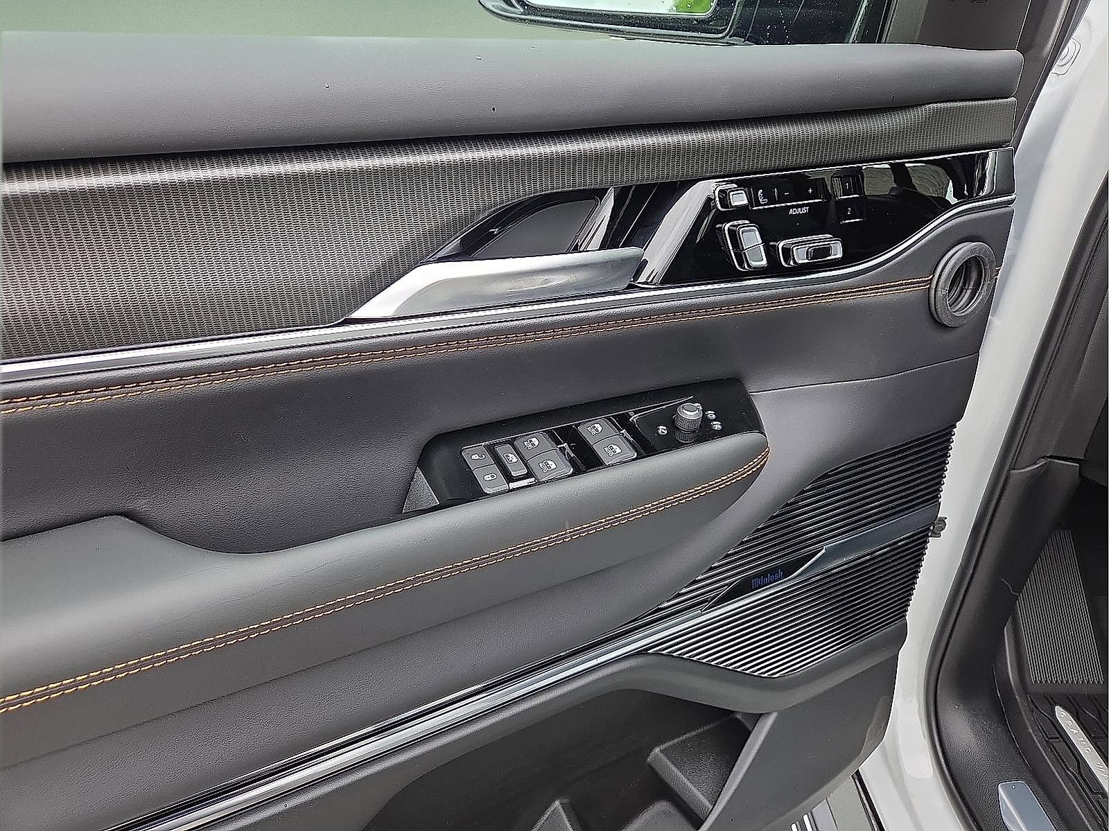 New 2026 Jeep Grand Wagoneer Summit AWD/4WD image 16