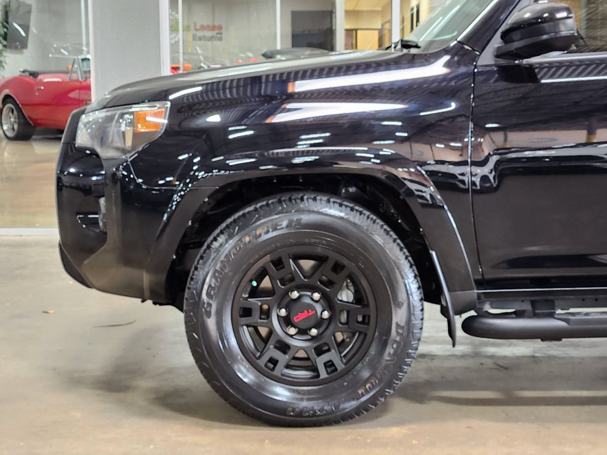 Used 2022 Toyota 4Runner SR5 RWD image 23
