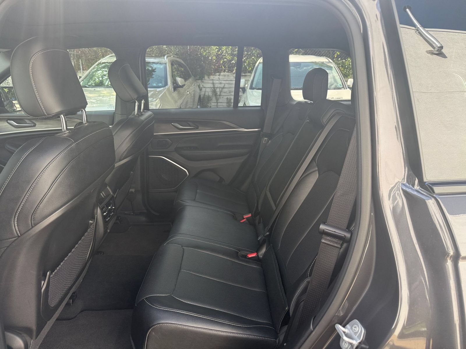 Used 2026 Jeep Grand Cherokee Limited AWD/4WD image 27