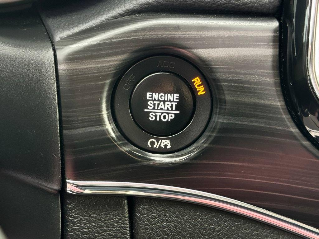 Used 2021 Jeep Grand Cherokee Limited AWD/4WD image 30