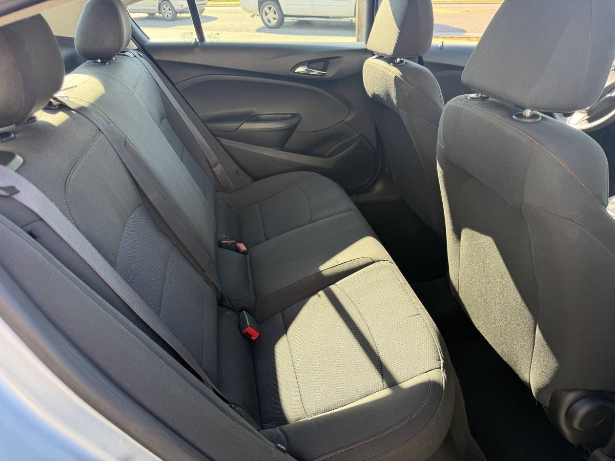 Used 2017 Chevrolet Cruze LS FWD image 16