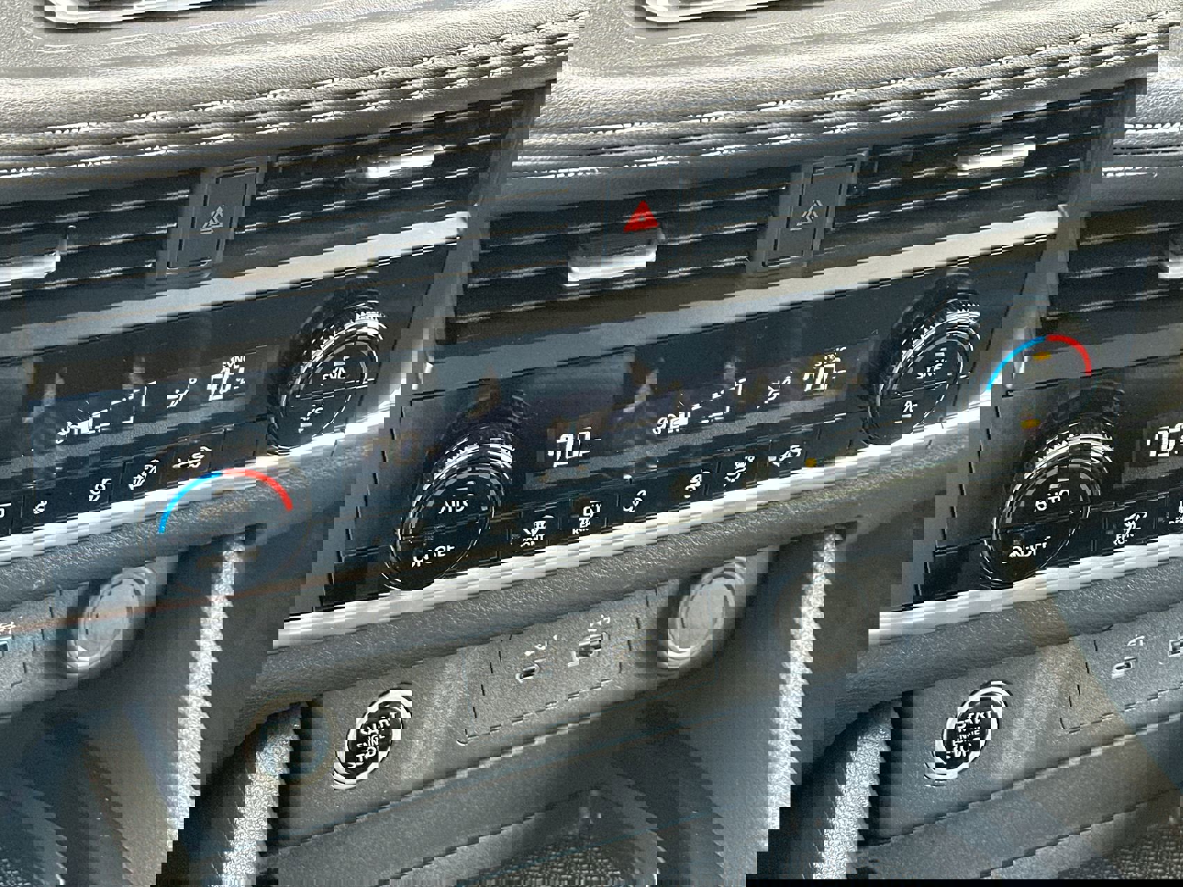 Used 2023 Nissan Rogue SV image 18