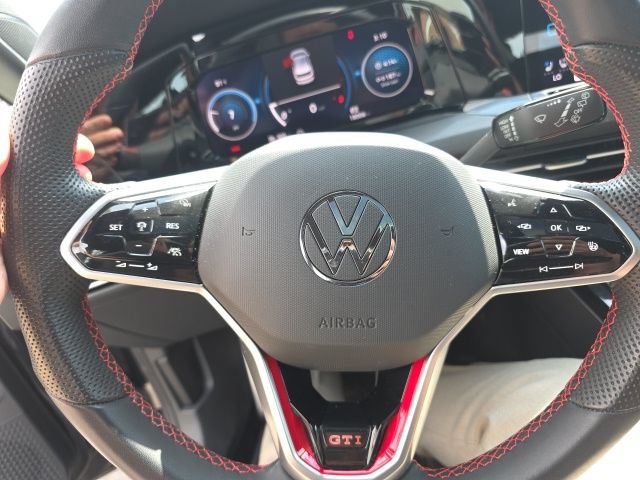 Used 2024 Volkswagen GTI SE FWD image 17