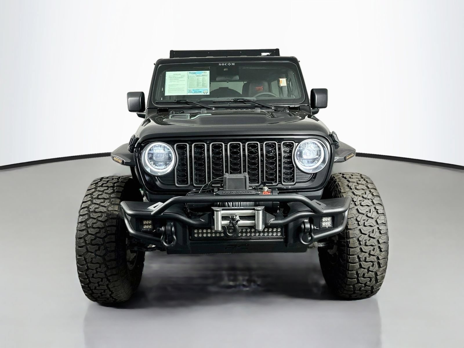Used 2025 Jeep Wrangler Unlimited Rubicon AWD/4WD image 2
