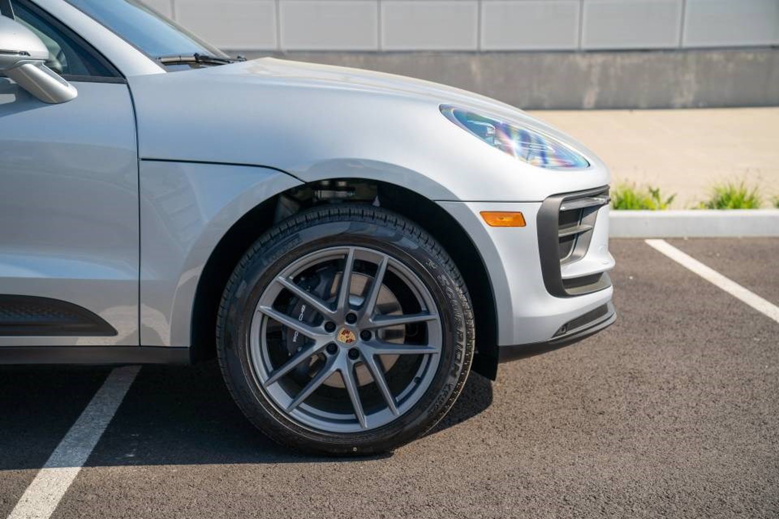 New 2026 Porsche Macan AWD/4WD image 9