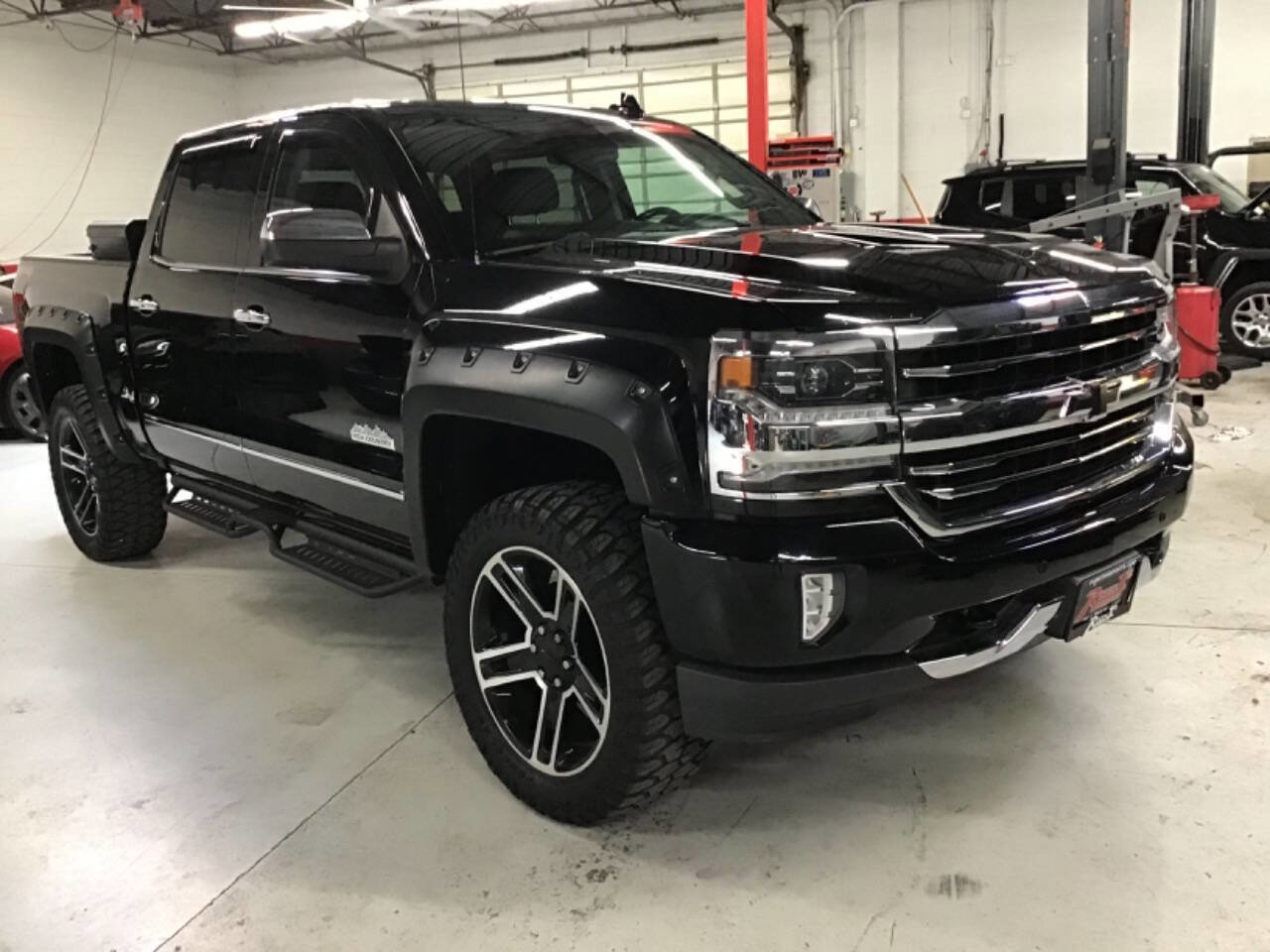 Used 2017 Chevrolet Silverado 1500 High Country AWD/4WD image 3