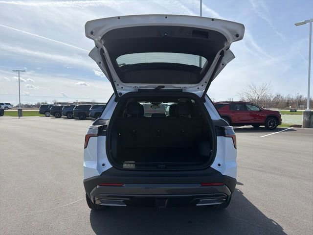 New 2026 Chevrolet Equinox ACTIV w/ LPO, Floor Liner Package image 9