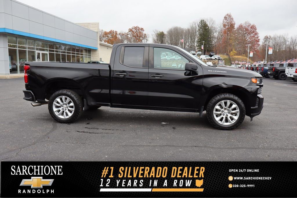 Used 2021 Chevrolet Silverado 1500 Custom image 1