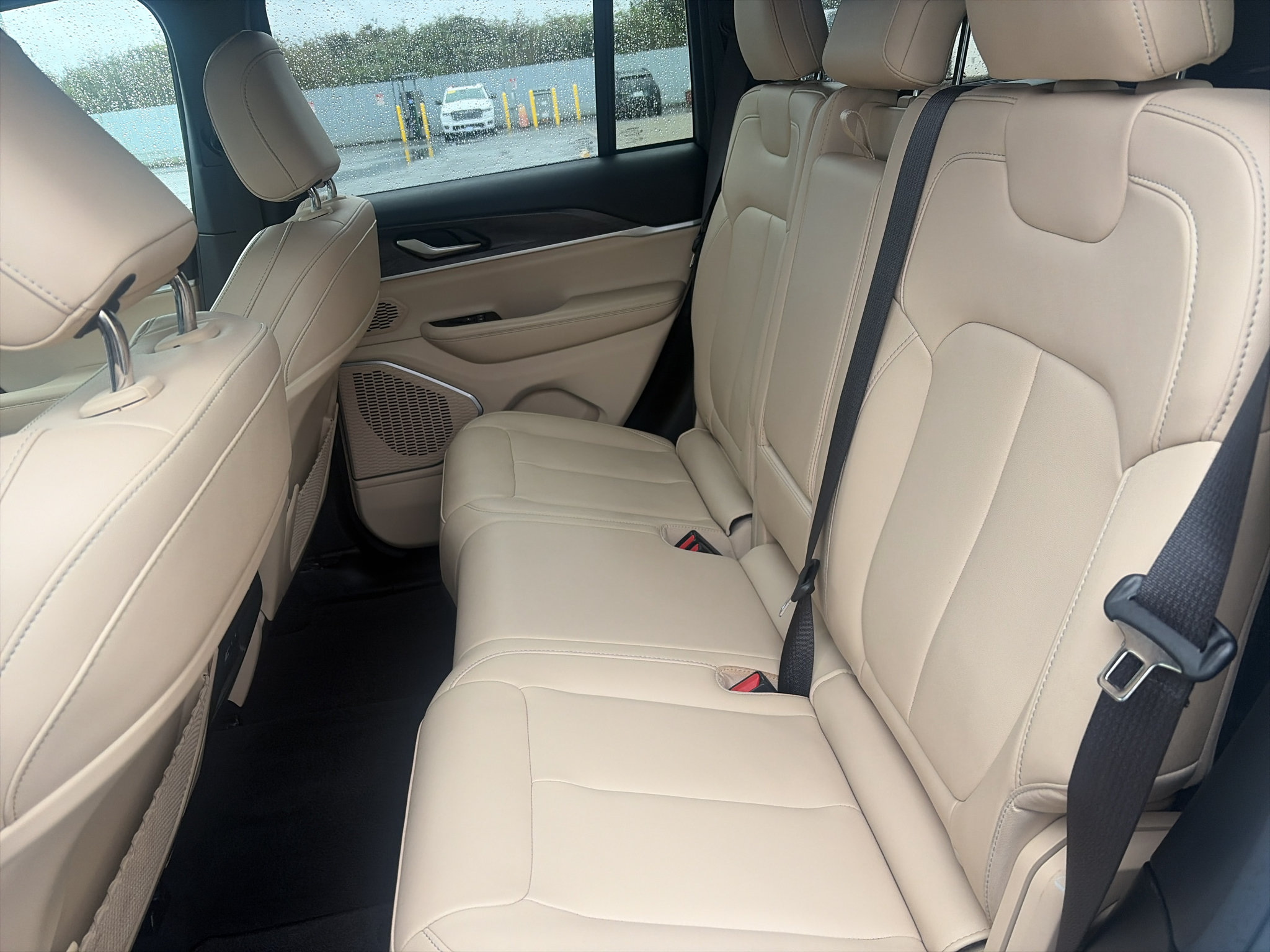 Used 2024 Jeep Grand Cherokee Limited 4xe AWD/4WD image 9