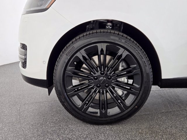 New 2026 Land Rover Range Rover SE AWD/4WD image 9