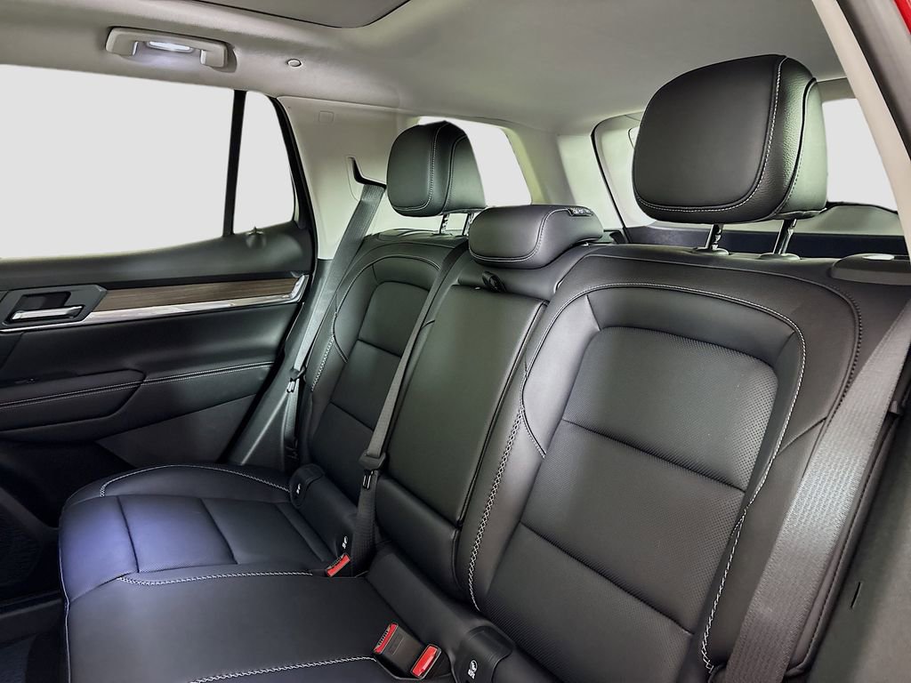 New 2026 GMC Terrain Denali w/ LPO, Black Badging Package image 24