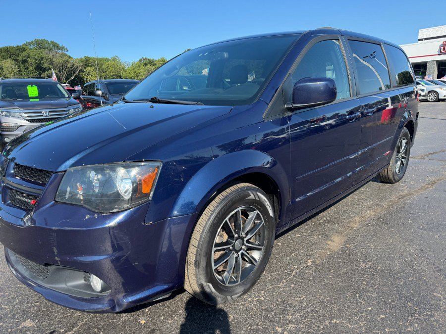 Used 2016 Dodge Grand Caravan R/T w/ Driver Convenience Group FWD image 9