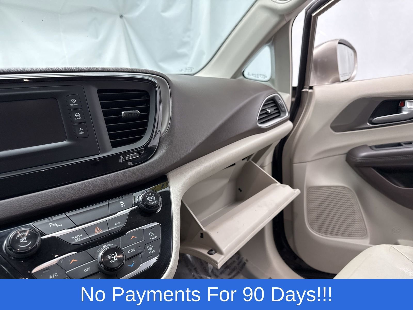 Certified 2017 Chrysler Pacifica Touring-L image 22