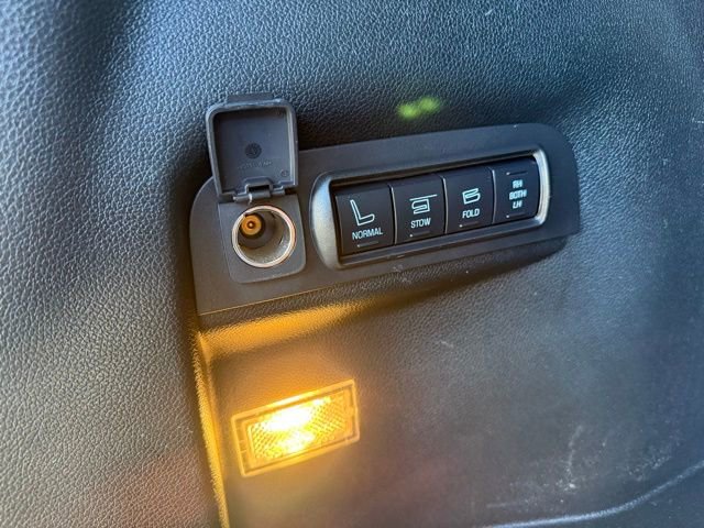 Certified 2018 Ford Explorer Platinum image 11